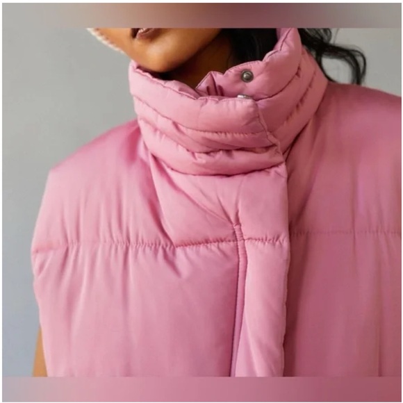 Urban Outfitters Pink Puffer Vest - Picture 3 of 5